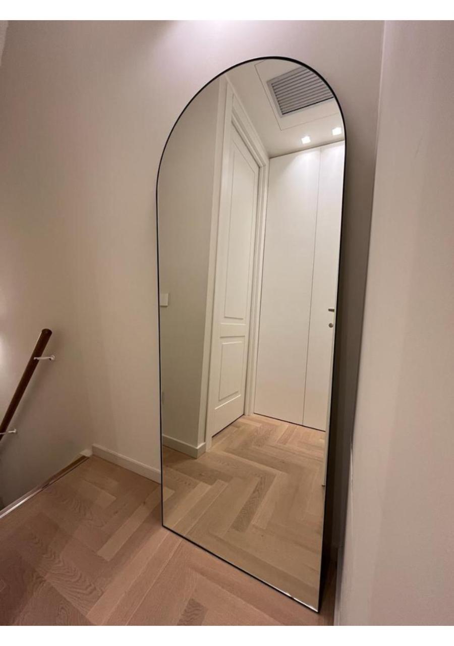 De Angeli's Apartment